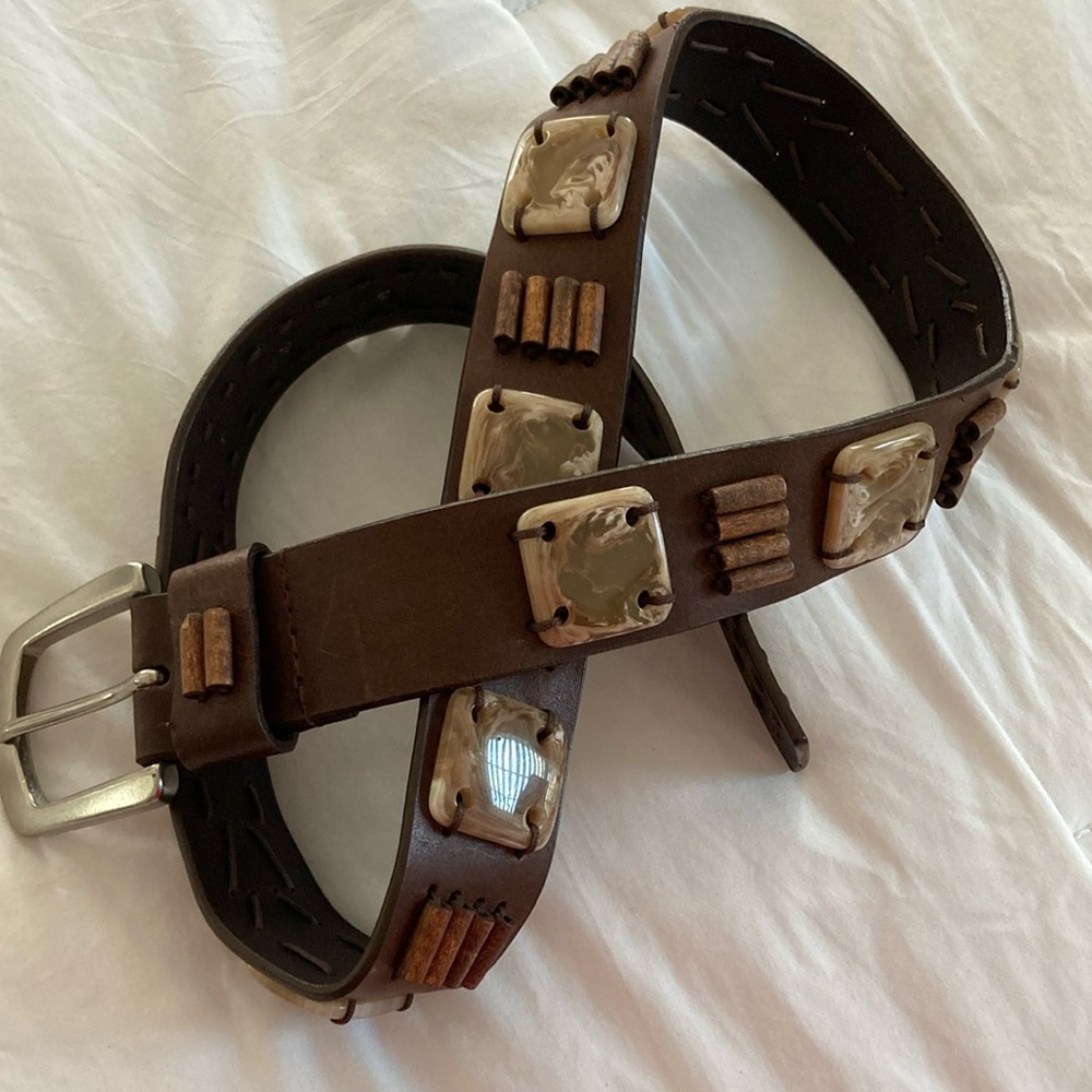 🆕 Ladies Brown Full Grain Italian Leather Belt with unique ornamental Accents!